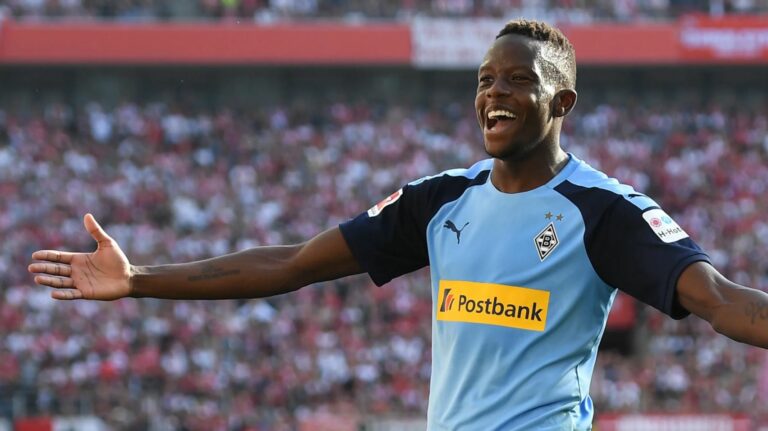 COLOGNE, GERMANY - SEPTEMBER 14: Denis Zakaria of Borussia Monchengladbach (8) celebrates victory after the Bundesliga match between 1. FC Koeln and Borussia Moenchengladbach at RheinEnergieStadion on September 14, 2019 in Cologne, Germany. PHOTO BY JÖRG SCHÜLER/BONGARTS/GETTY IMAGES.