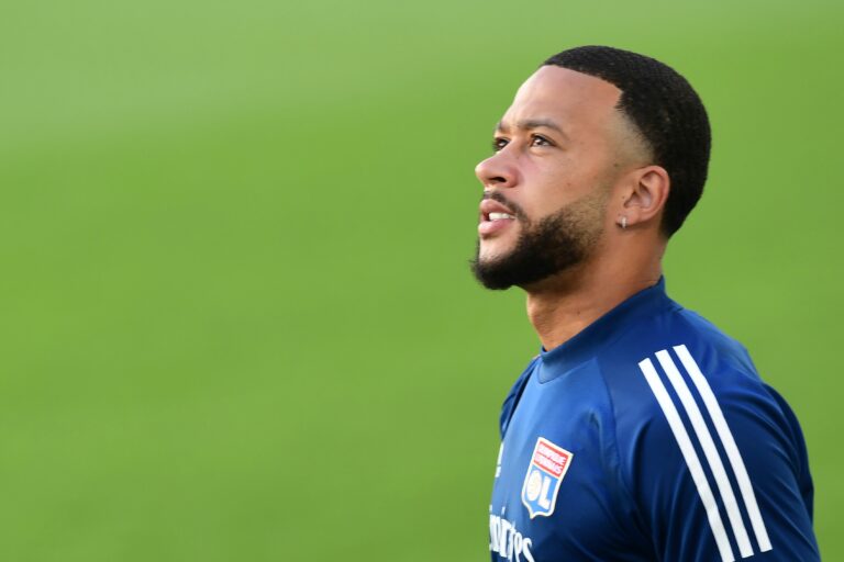 Lyon's Dutch forward Memphis Depay looks on during a training session at the Juventus stadium in Turin on August 6, 2020 on the eve of the UEFA Champions League football match Juventus vs Olympique Lyonnais, played behind closed doors due to the spread of the COVID-19 infection, caused by the novel coronavirus.