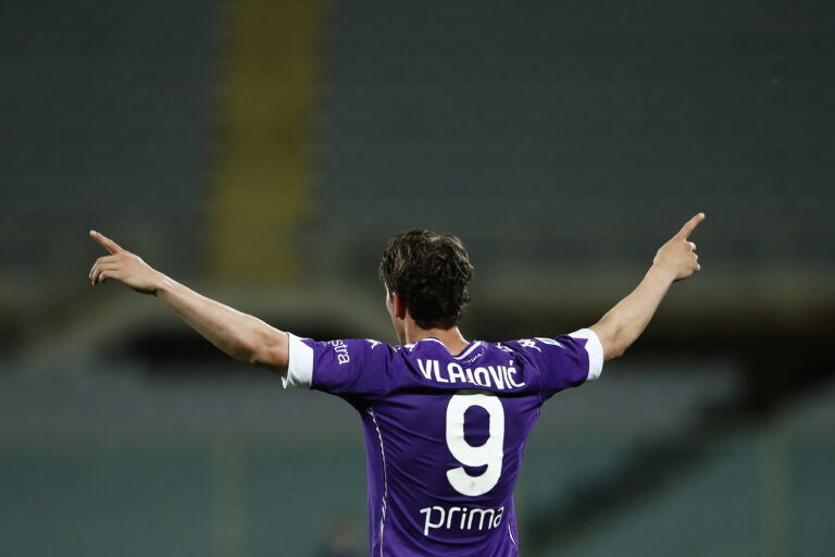 FLORENCE, ITALY - MAY 08: (BILD ZEITUNG OUT) Dusan Vlahovic of ACF Fiorentina celebrates after scoring his team's second goal during the Serie A match between ACF Fiorentina and SS Lazio at Stadio Artemio Franchi on May 8, 2021 in Florence, Italy.