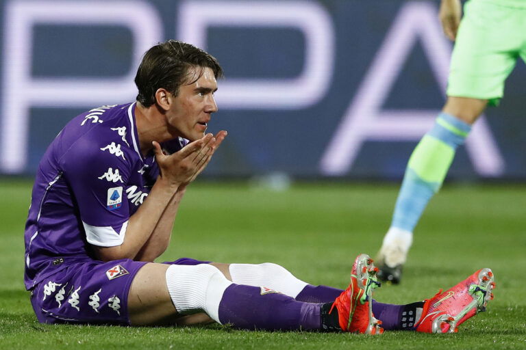 FLORENCE, ITALY - MAY 08: (BILD ZEITUNG OUT) Dusan Vlahovic of ACF Fiorentina gestures during the Serie A match between ACF Fiorentina and SS Lazio at Stadio Artemio Franchi on May 8, 2021 in Florence, Italy.