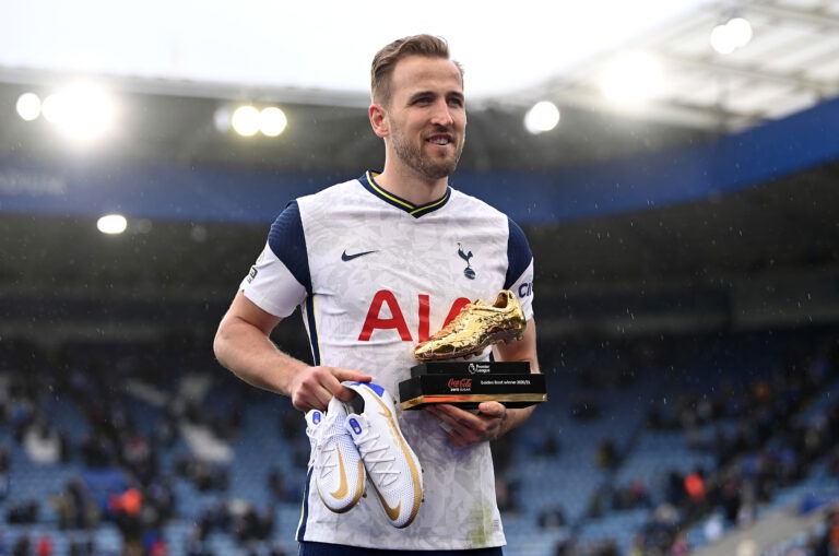 LEICESTER, ENGLAND - MAY 23: Harry Kane of Tottenham Hotspur poses with the Coca-Cola Zero Sugar Golden Boot Winner award following his team's victory in the Premier League match between Leicester City and Tottenham Hotspur at The King Power Stadium on May 23, 2021 in Leicester, England.