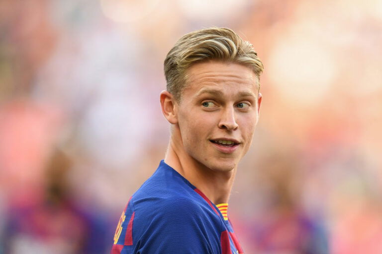 BARCELONA, SPAIN - AUGUST 04: Frenkie de Jong of FC Barcelona looks on prior to the Joan Gamper trophy friendly match between FC Barcelona and Arsenal at Nou Camp on August 04, 2019 in Barcelona, Spain. (Photo by David Ramos/Getty Images)