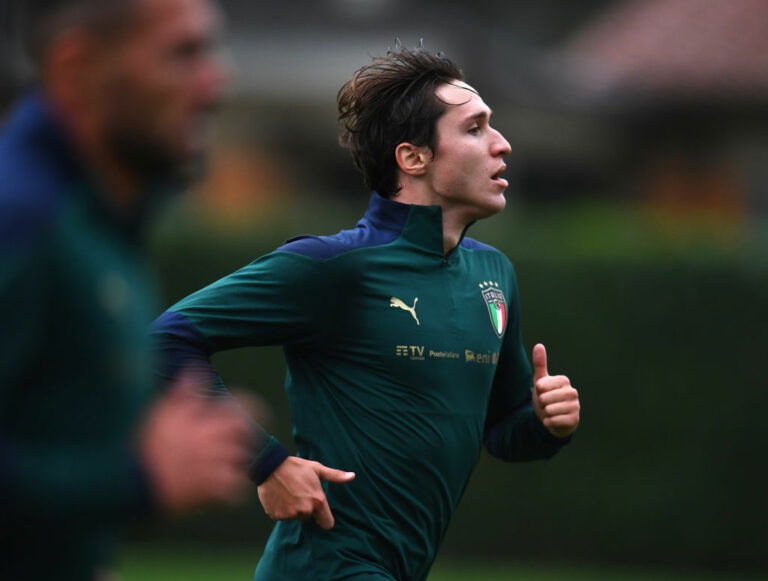 FLORENCE, ITALY - OCTOBER 06: Federico Chiesa of Italy in action during a training session at Centro Tecnico Federale di Coverciano on October 6, 2020 in Florence, Italy. (Photo by Claudio Villa/Getty Images)