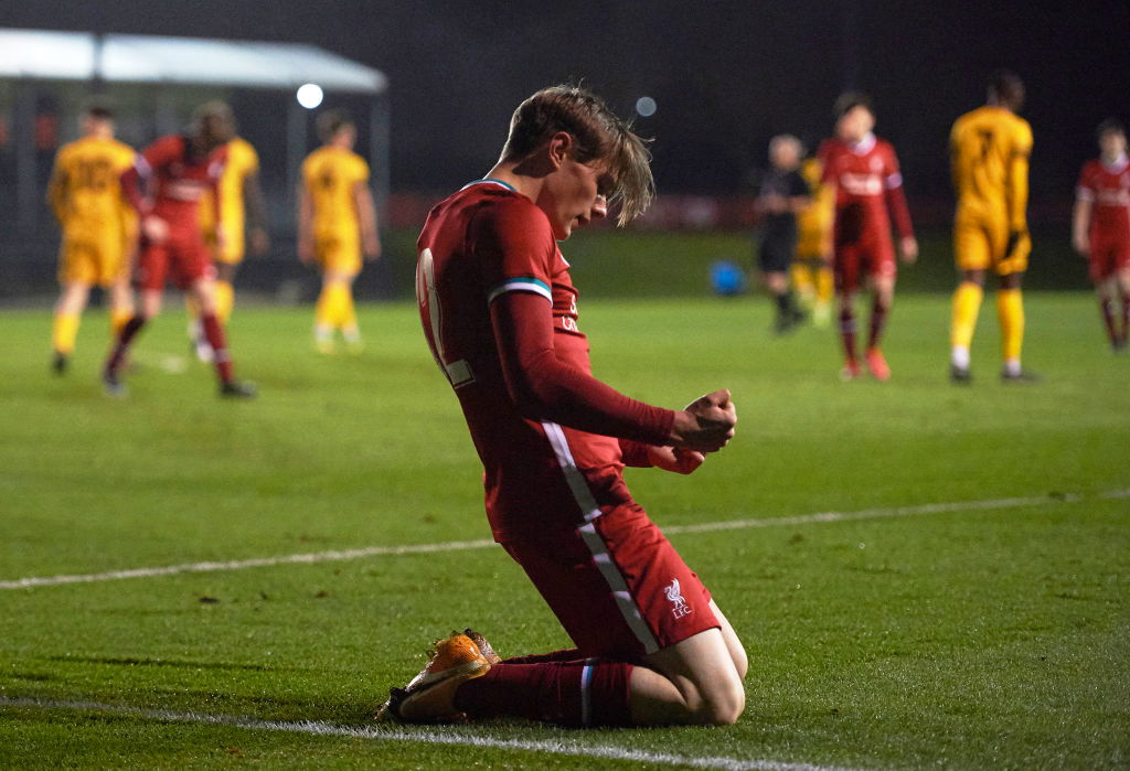 KIRKBY, ENGLAND - MARCH 16: (THE SUN OUT, THE SUN ON SUNDAY OUT) Ethan Ennis of Liverpool celebrates scoring Liverpool's sixth goal and completing his hat trick during the FA Youth Cup Third round match between Liverpool and Sutton United at AXA Training Centre on March 16, 2021 in Kirkby, England. (Photo by Nick Taylor/Liverpool FC/Liverpool FC via Getty Images)