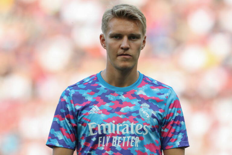 KLAGENFURT, AUSTRIA - AUGUST 08: Martin Odegaard of Real Madrid looks on during the warm up prior to the Pre-season friendly match between Real Madrid and AC Milan at Worthersee Stadion on August 08, 2021 in Klagenfurt, Austria. (Photo by Jonathan Moscrop/Getty Images)