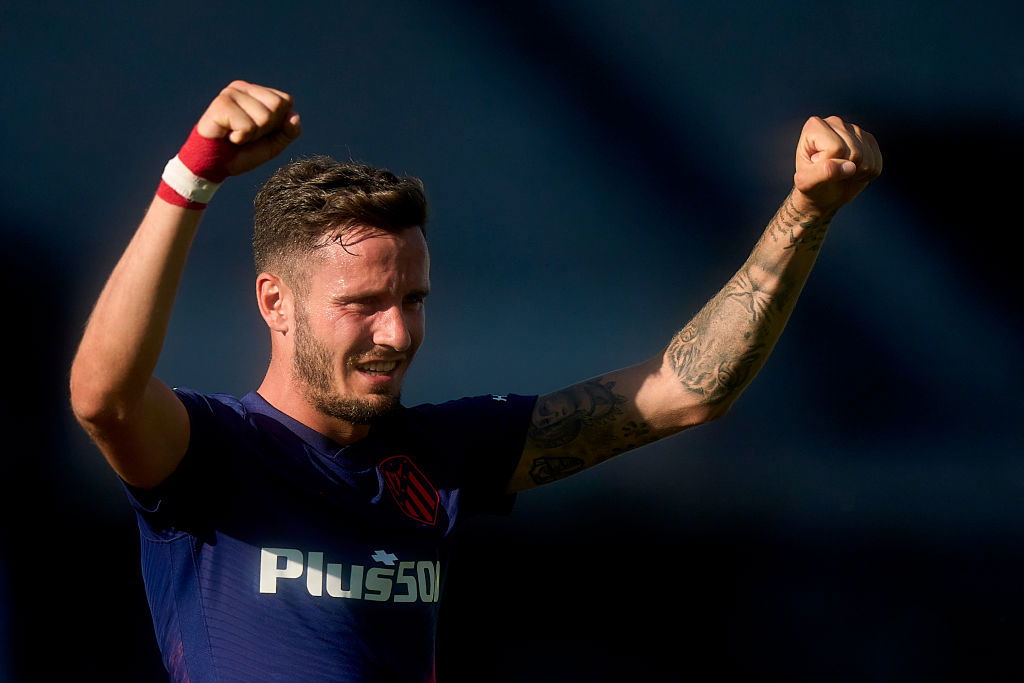VIGO, SPAIN - AUGUST 15: Saul Niguez of Atletico de Madrid celebrates the victory at the end of the La Liga Santander match between RC Celta de Vigo and Club Atletico de Madrid at Estadio Abanca Balaidos on August 15, 2021 in Vigo, Spain. (Photo by Jose Manuel Alvarez/Quality Sport Images/Getty Images)