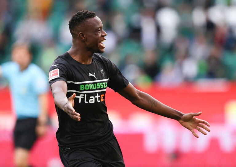 WOLFSBURG, GERMANY - OCTOBER 02: Denis Zakaria of Gladbach celebrates scoring his tea's first goal during the Bundesliga match between VfL Wolfsburg and Borussia Mönchengladbach at Volkswagen Arena on October 02, 2021 in Wolfsburg, Germany. (Photo by Martin Rose/Getty Images)