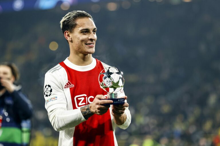 DORTMUND - Antony Matheus Dos Santos of Ajax with the Man of the Match trophy during the UEFA Champions League match between Borussia Dortmund and Ajax Amsterdam at Signal Iduna Park on November 3, 2021 in Dortmund, Germany. ANP MAURICE VAN STEEN (Photo by ANP Sport via Getty Images)