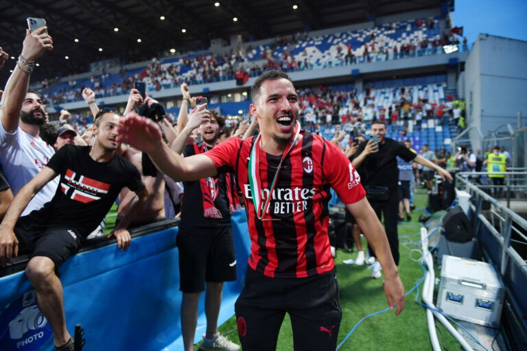 REGGIO NELL'EMILIA, ITALY - MAY 22: Ismael Bennacer of AC Milan celebrate after their side finished the season as Serie A champions during the Serie A match between US Sassuolo and AC Milan at Mapei Stadium - Citta' del Tricolore on May 22, 2022 in Reggio nell'Emilia, Italy. (Photo by Chris Ricco/Getty Images)