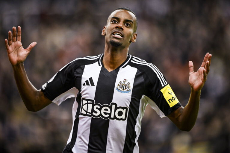 NEWCASTLE UPON TYNE, ENGLAND, NOVEMBER 25: Alexander Isak of Newcastle United reacts after his goal is disallowed during