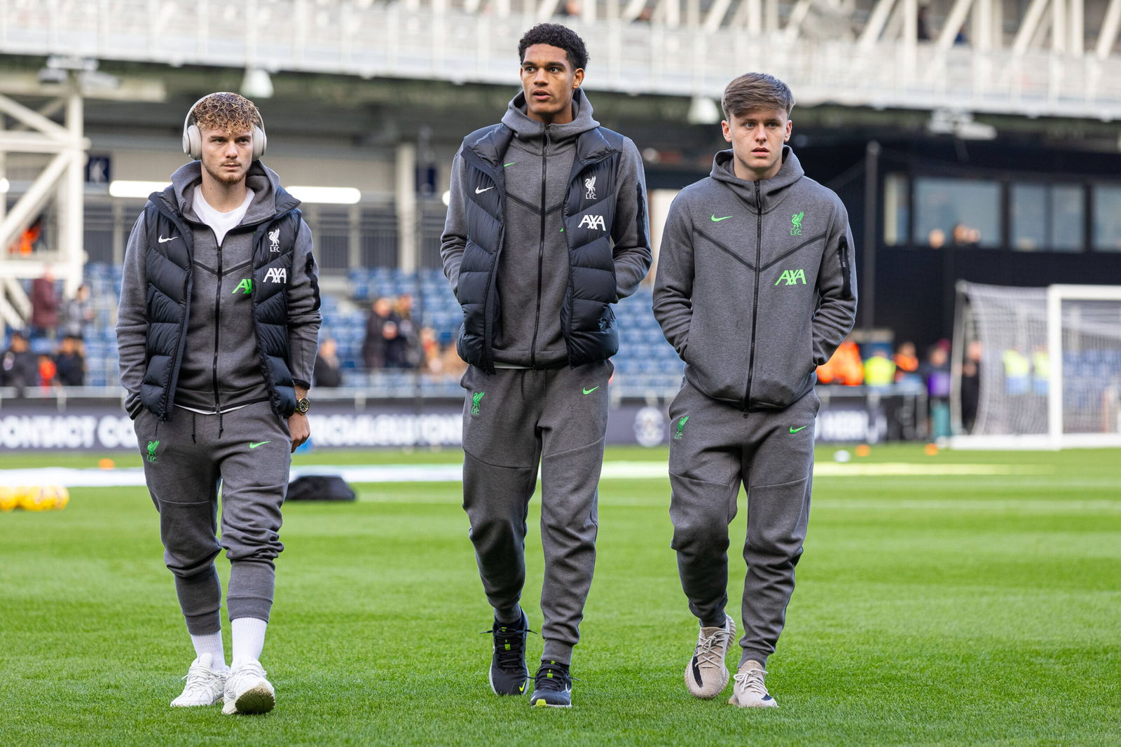 Football - FA Premier League - Luton Town FC v Liverpool FC LUTON, ENGLAND - Sunday, November 5, 2023: Liverpool s (L-R)