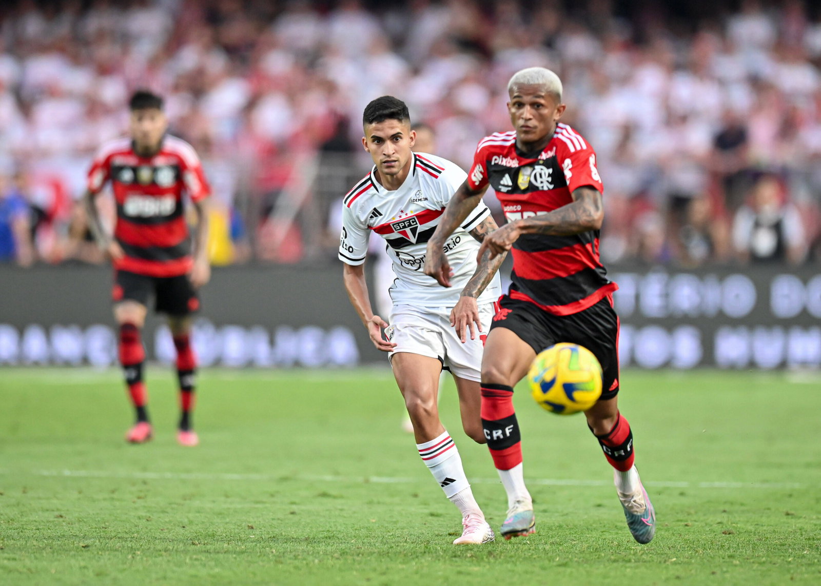 Morumbi Stadium Rodrigo Nestor from Sao Paulo competes with Wesley from Flamengo, during the match between Sao Paulo and
