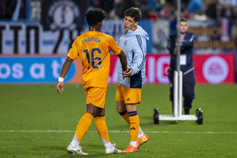 CD Leganes vs Real Madrid CF - La Liga EA Sports 2024/25 Endrick Felipe Moreira de Sousa of Real Madrid CF (L) shakes ha