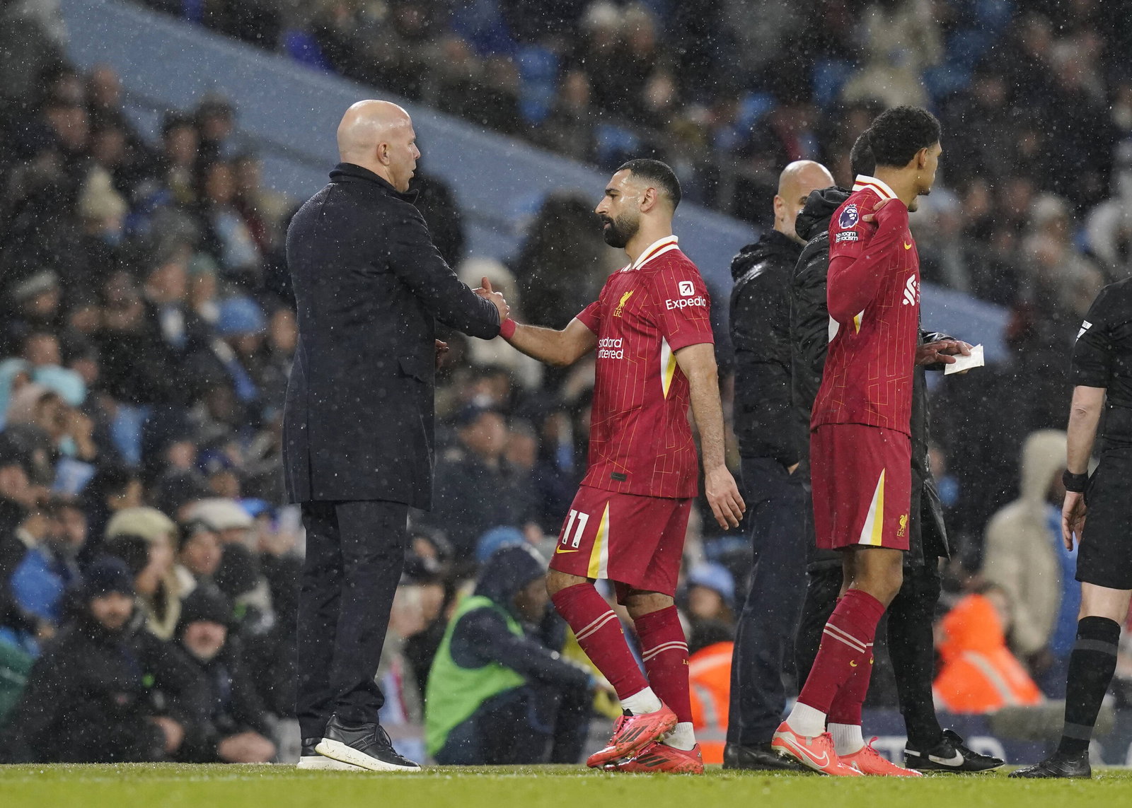 Manchester City v Liverpool - Premier League - Etihad Stadium