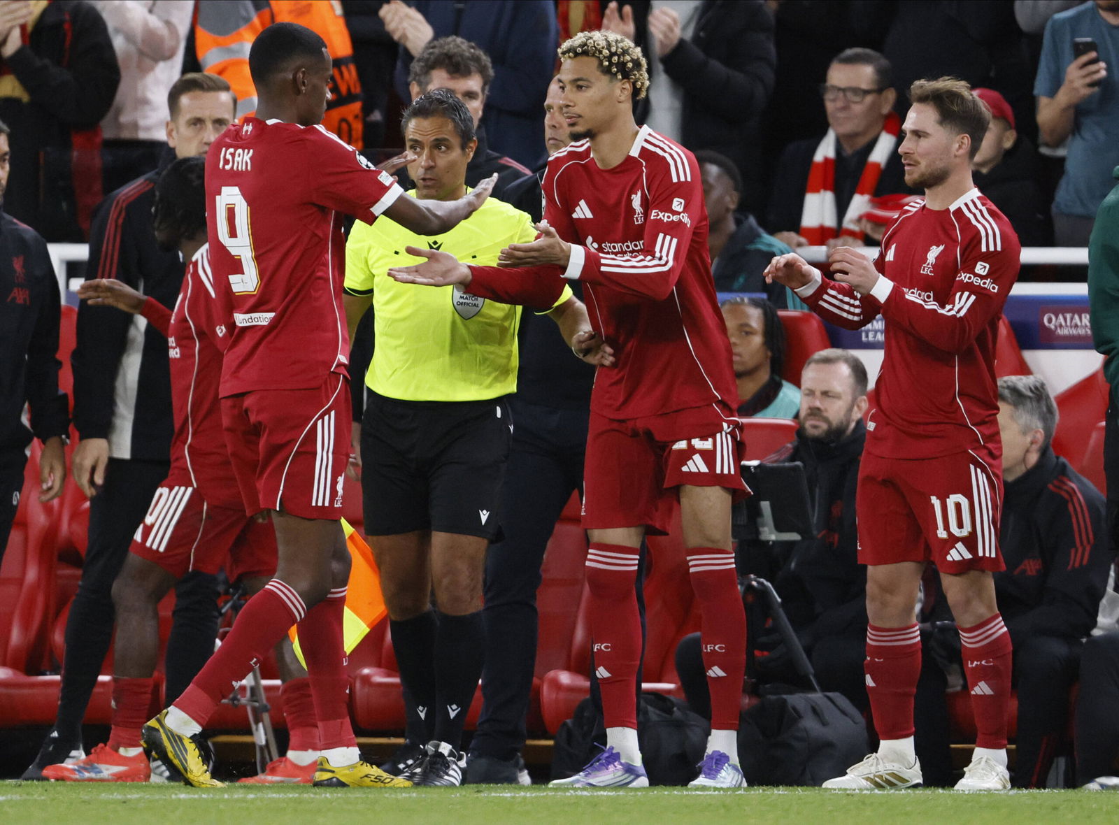 Hugo Ekitike was on his way to St. James Park before he chose Liverpool instead (Credits: Imago Images)