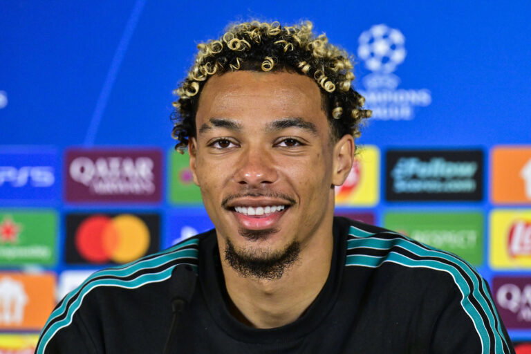 Hugo Ekitike Alexander Isak Liverpool