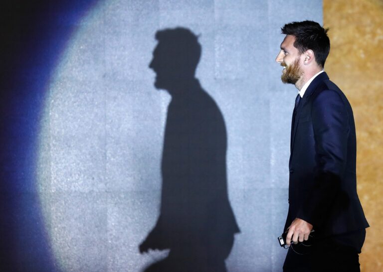 Bilder des Tages - SPORT (170601) -- BEIJING, June 1, 2017 -- FC Barcelona Barca s striker Lionel Messi of Argentina wa