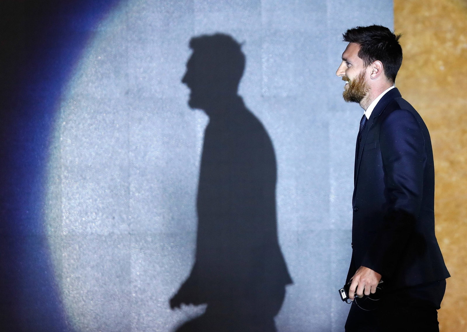 Bilder des Tages - SPORT (170601) -- BEIJING, June 1, 2017 -- FC Barcelona Barca s striker Lionel Messi of Argentina wa